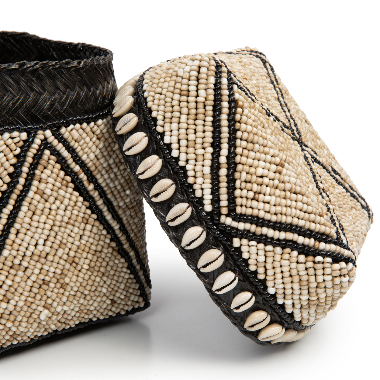 Bazar Bizar Beaded Jagged Baskets - S