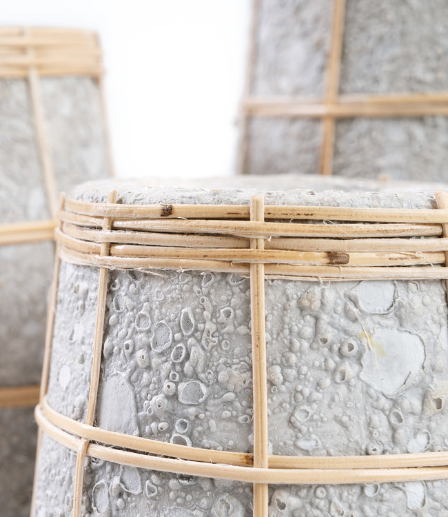 Bazar Bizar De Cutie Vaas - Betongrijs Naturel - S  | H22 x B14 cm