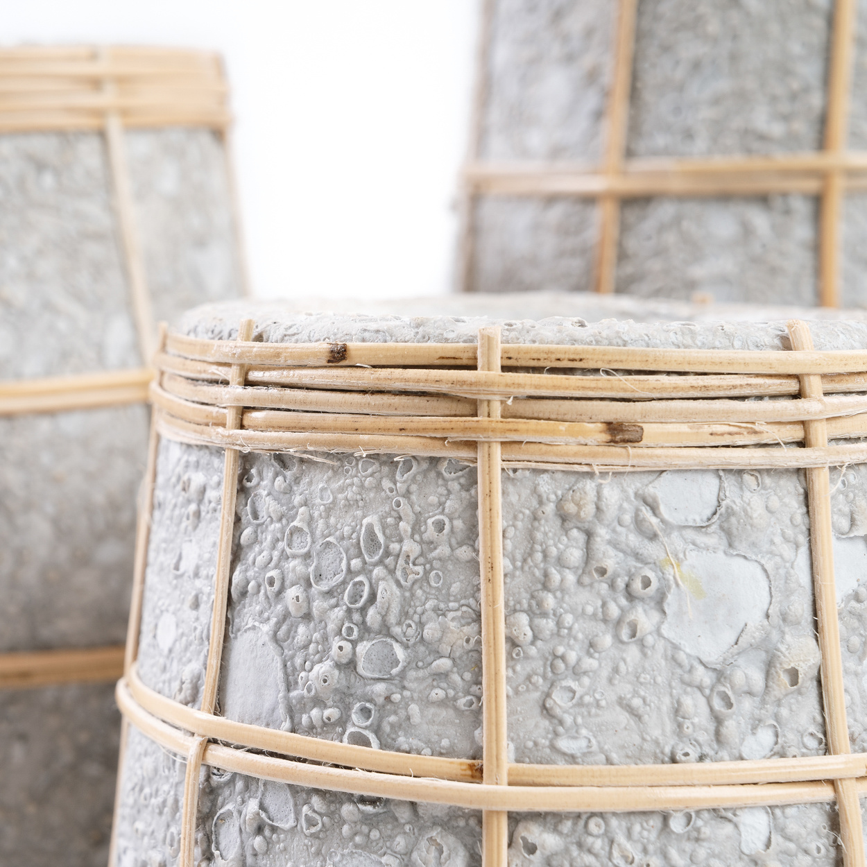 Bazar Bizar De Cutie Vaas - Betongrijs Naturel - S | H22 x B14 cm