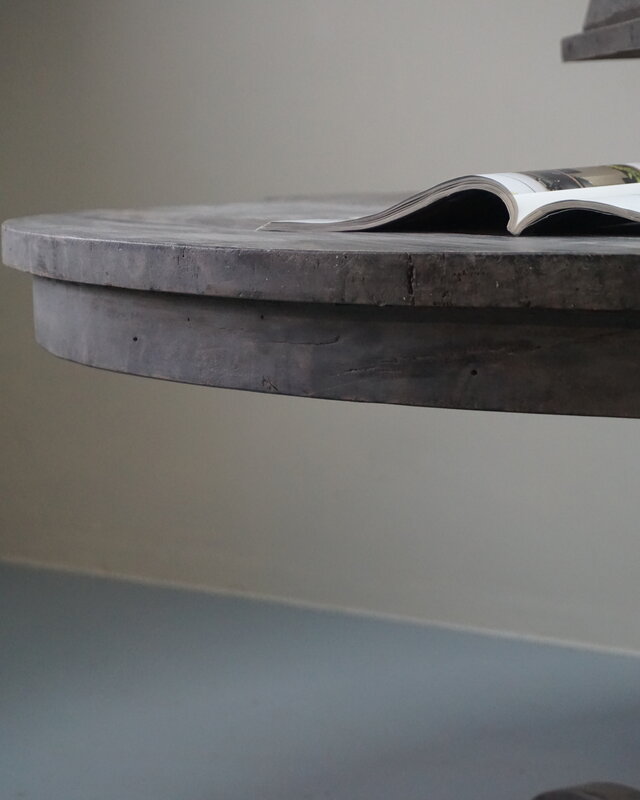 Rene Houtman Eetkamertafel Rond Hout - Vergrijsd - D147 x H79
