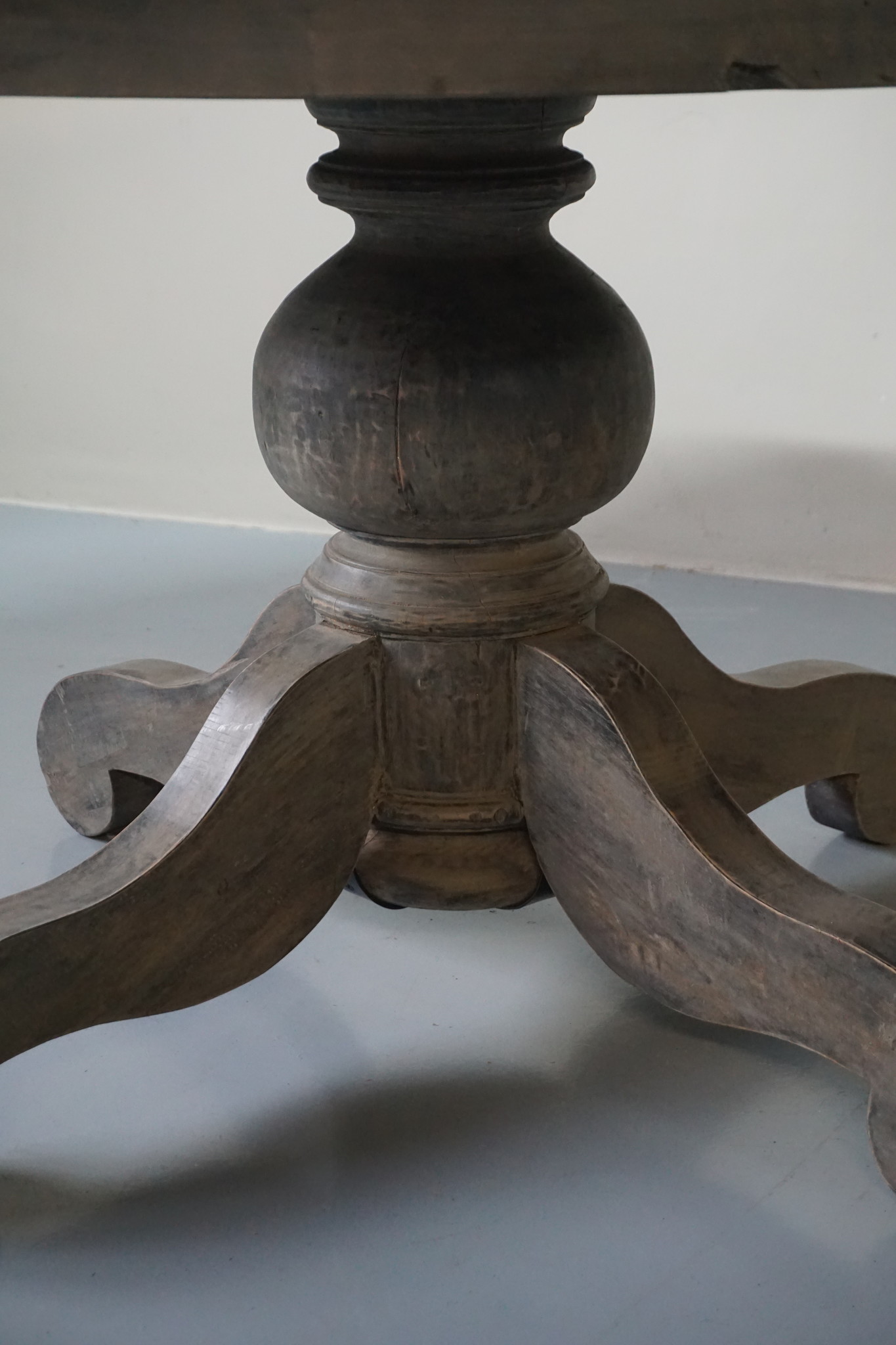 Rene Houtman Eetkamertafel Rond Hout - Vergrijsd - D147 x H79