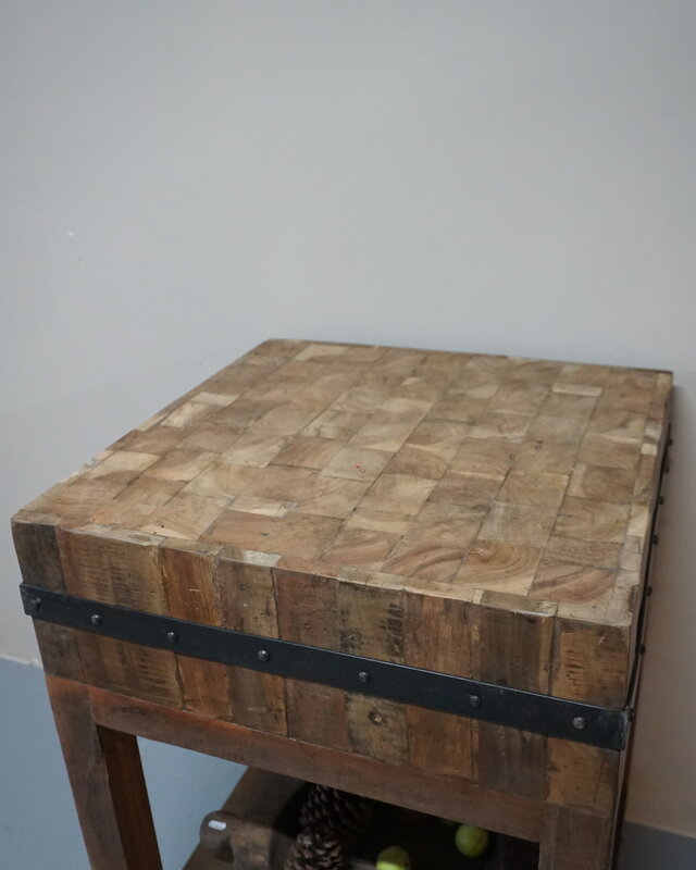 Rene Houtman Hakblok Tafeltje Oud Teak - H86,5 x B60 x D60 cm