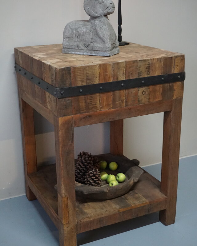 Rene Houtman Hakblok Tafeltje Oud Teak - H86,5 x B60 x D60 cm