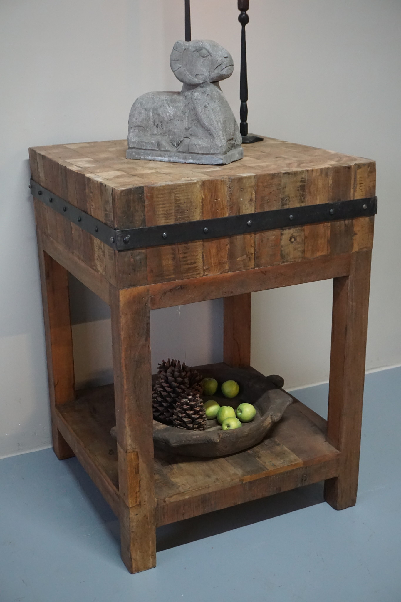 Rene Houtman Hakblok Tafeltje Oud Teak - H86,5 x B60 x D60 cm