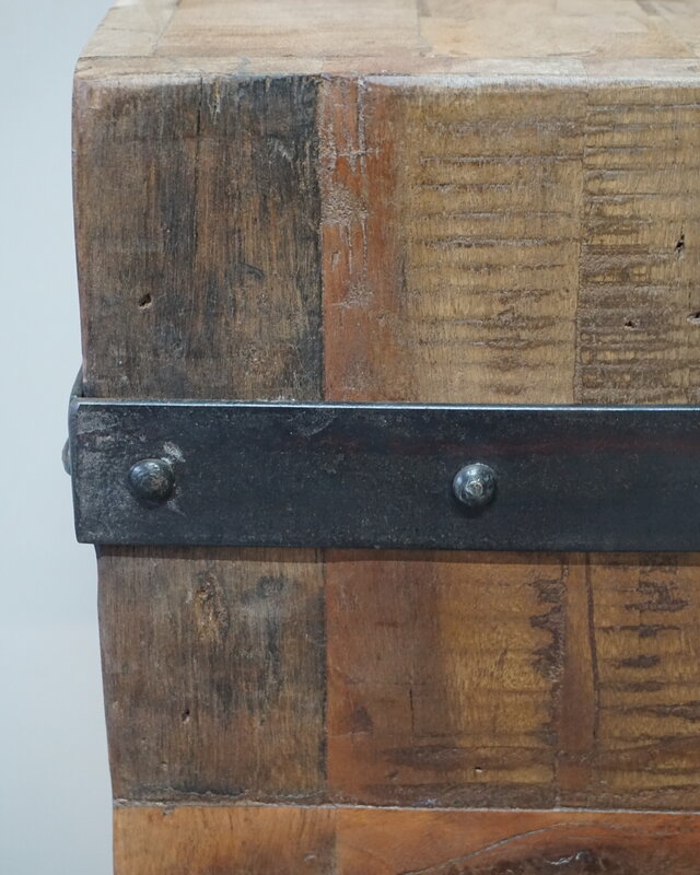 Rene Houtman Hakblok Tafeltje Oud Teak - H86,5 x B60 x D60 cm