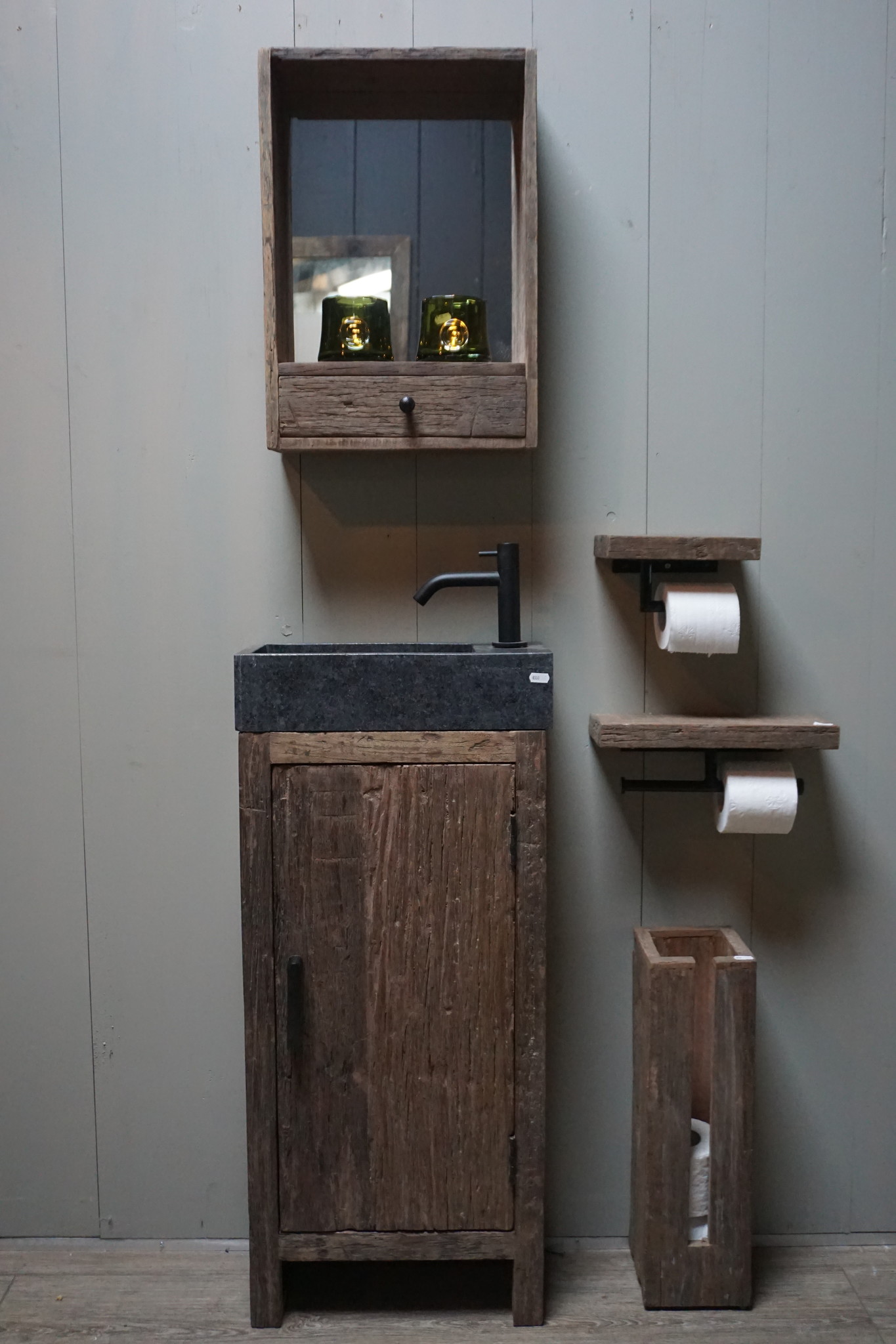 Toiletmeubel Oud Hout - Unique - Fontein Graniet - Snel Leverbaar - Rene Houtman