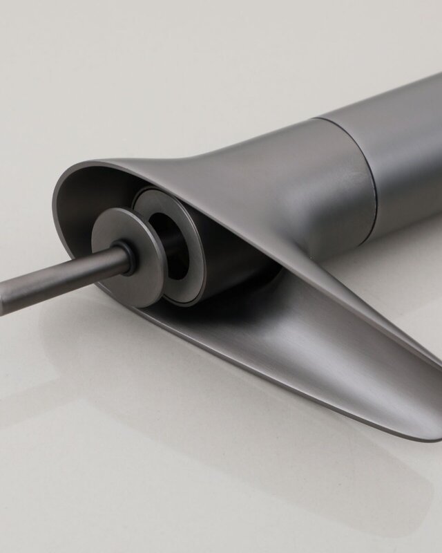 Rene Houtman Watervalkraan | Gun Metal | Mengkraan | H31 cm