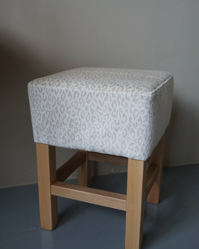 Rene Houtman Kruk Panterprint | Wit | H50 x B37 x D37 cm