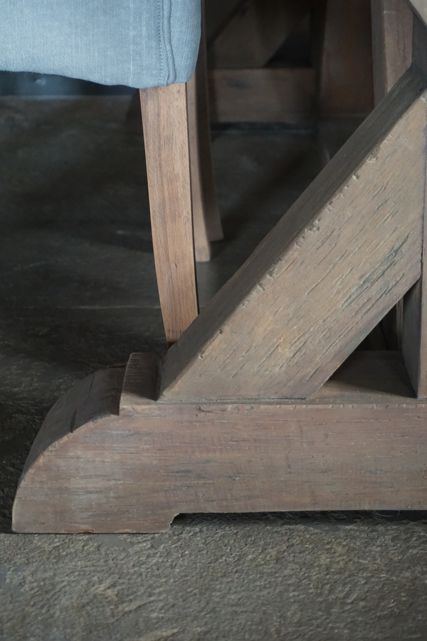 Rene Houtman Kloostertafel Auris Massief Hardhout - Kies Maat