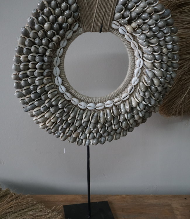 Rene Houtman Schelpenkraag Rond | H56 x B37 cm