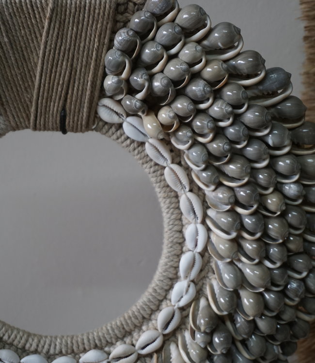 Rene Houtman Schelpenkraag Rond | H56 x B37 cm