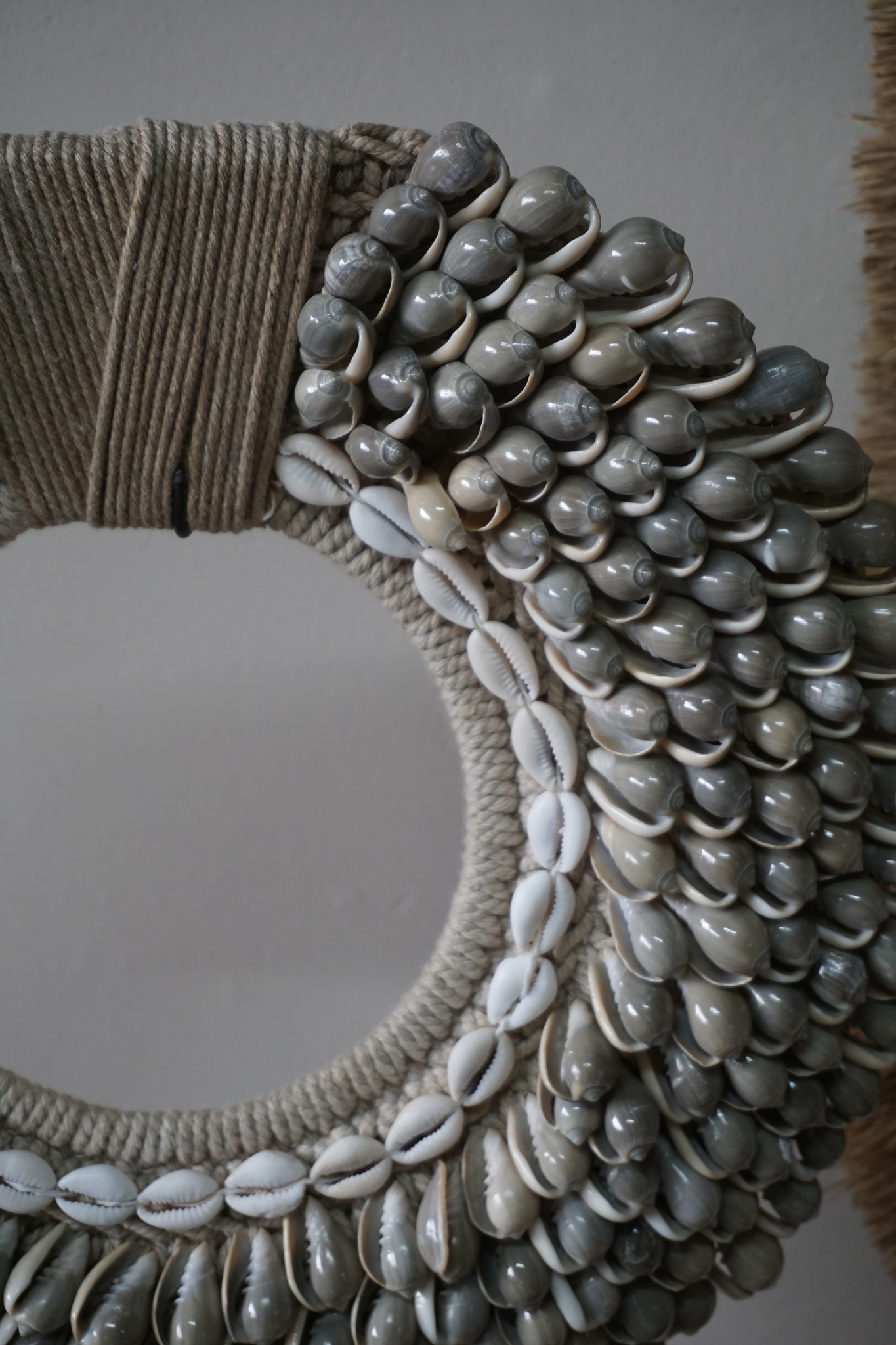 Rene Houtman Schelpenkraag Rond | H56 x B37 cm