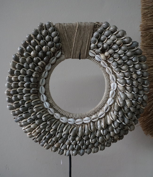 Rene Houtman Schelpenkraag Rond | H56 x B37 cm