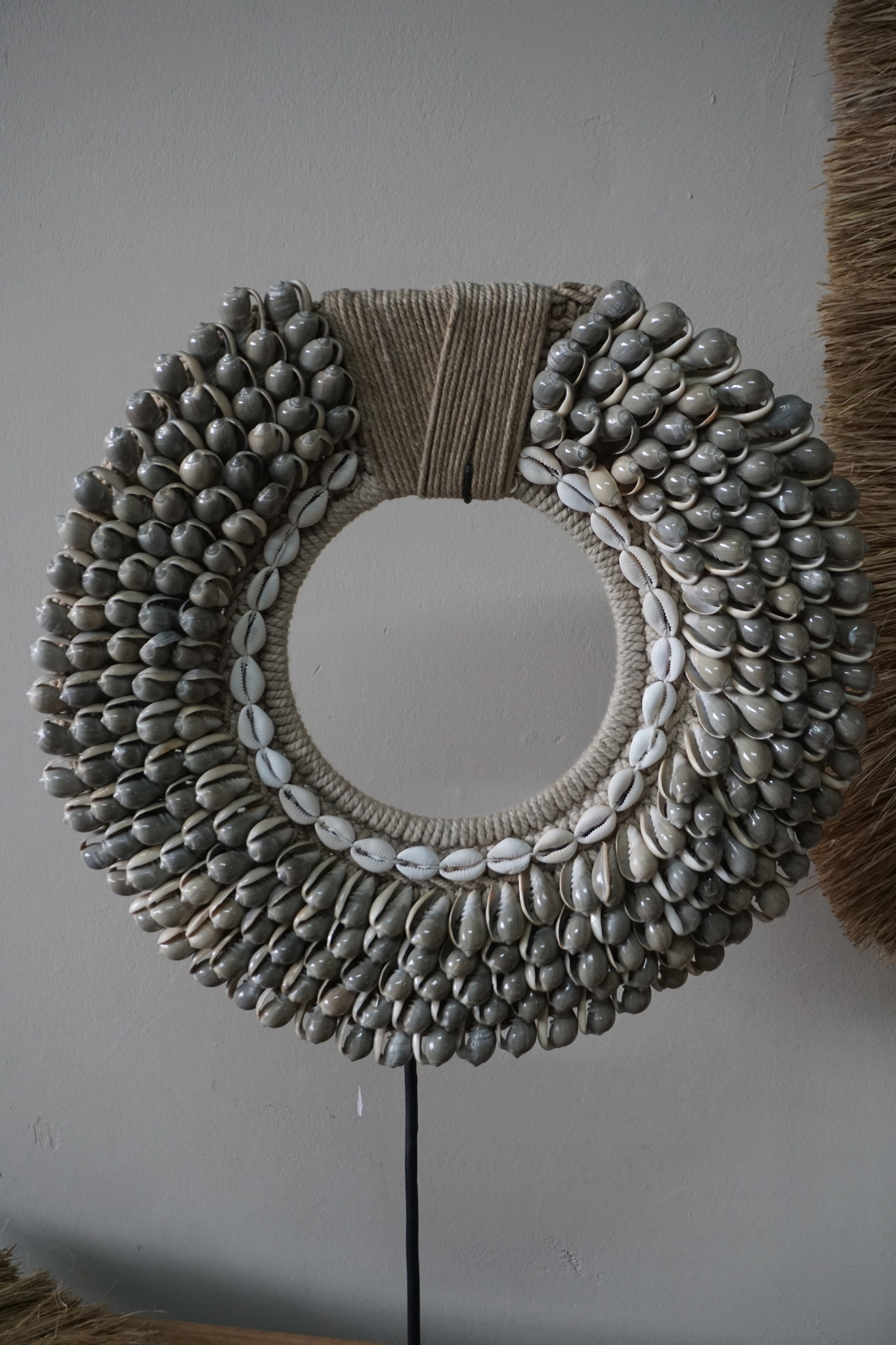 Rene Houtman Schelpenkraag Rond | H56 x B37 cm