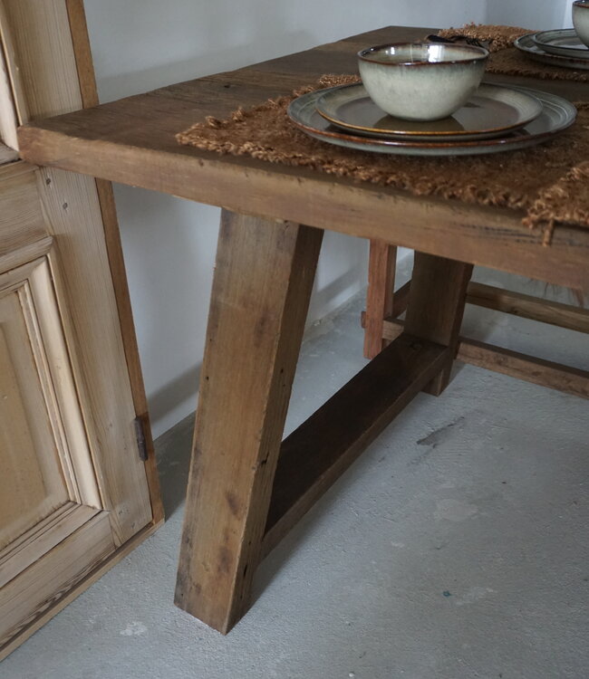 Rene Houtman Kloostertafel Rough | A-Poot | Kies Maat