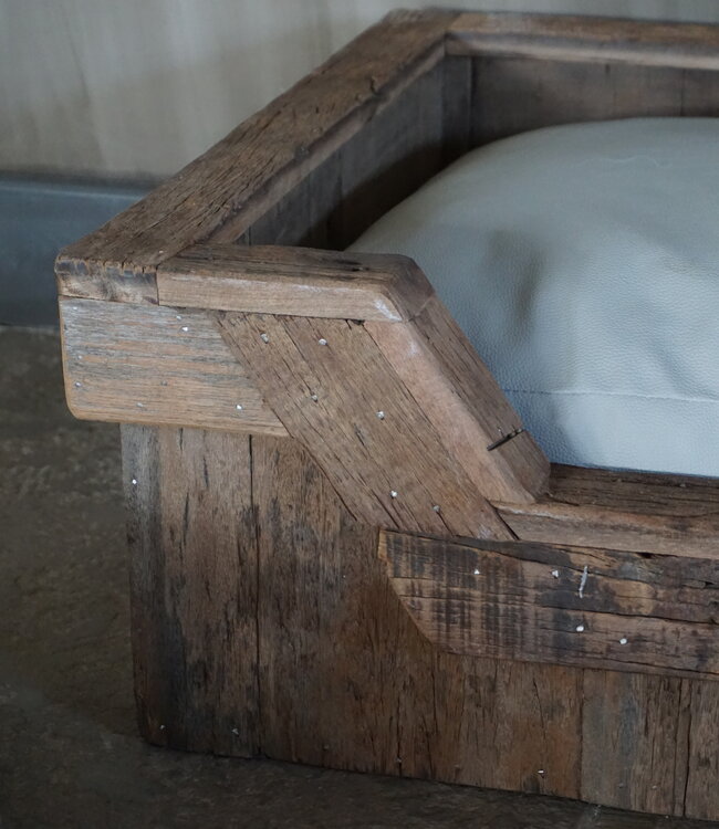 Rene Houtman Hondenmand Truckwood S B80xD60xH27 Cm inclusief kussen