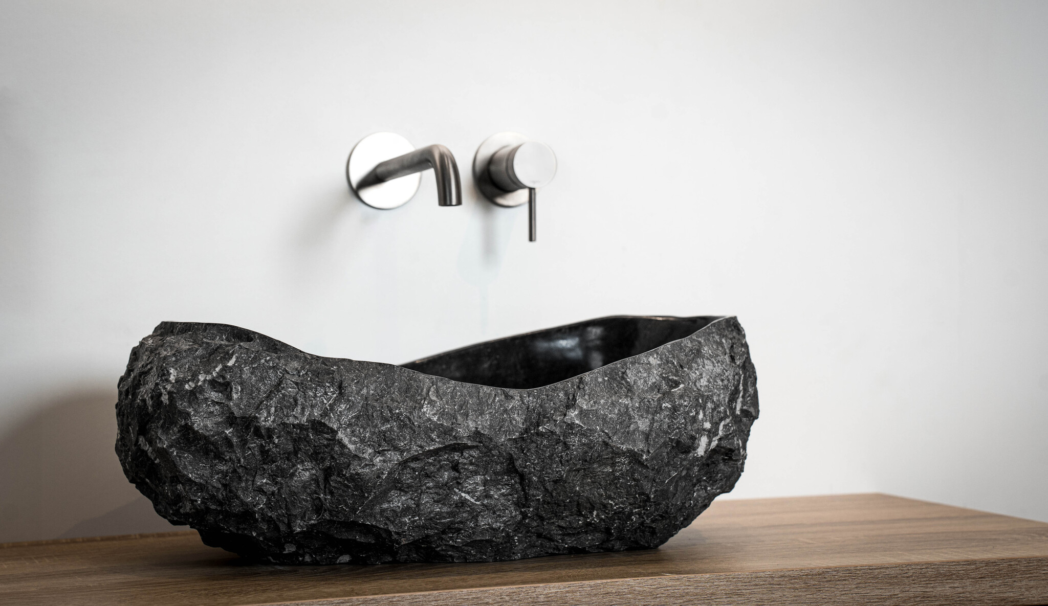Loutro Bathroomware Waskom Natuursteen | Gekapt Grijs/Zwart | Meerdere Maten