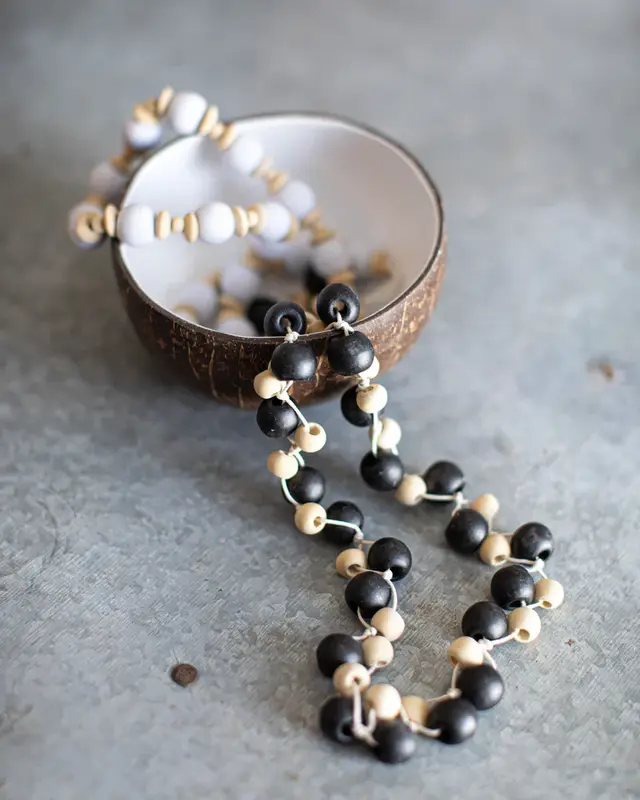Bazar Bizar Decoratie- Halsketting | Canggu | Naturel Zwart