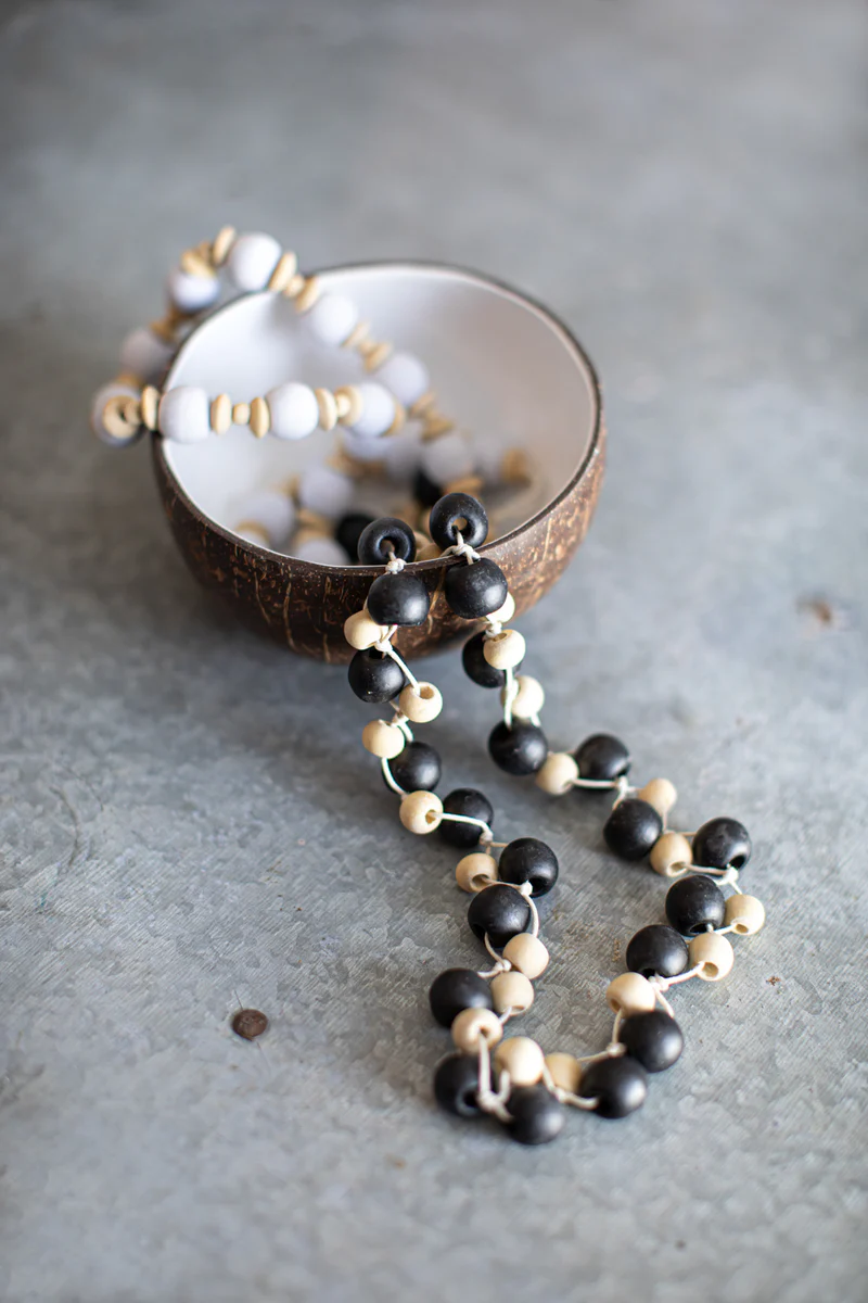 Bazar Bizar Decoratie- Halsketting | Canggu | Naturel Zwart