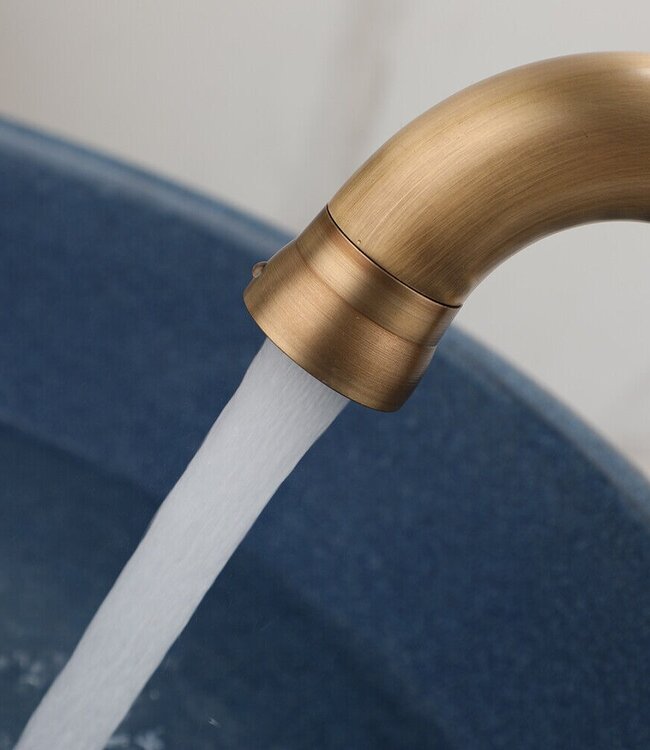 Rene Houtman Klassieke Bronzen Wastafelkraan - H30 cm