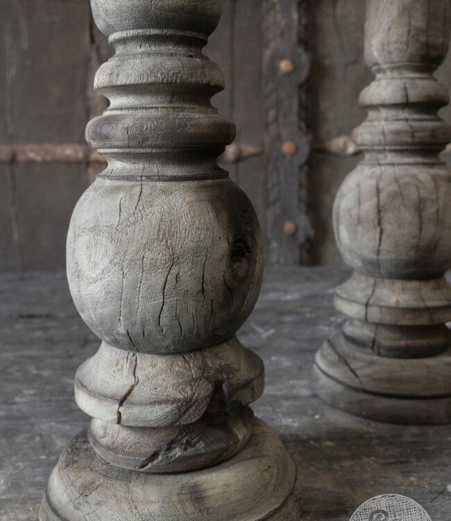 Be-Uniq Kandelaar Oud Hout | Guna | H39 x B14 cm