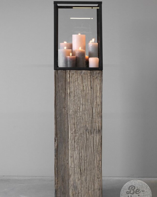 Be-Uniq Set Glazen Display Op Houten Zuil | 3 Maten