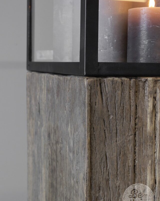 Be-Uniq Set Glazen Display Op Houten Zuil | 3 Maten