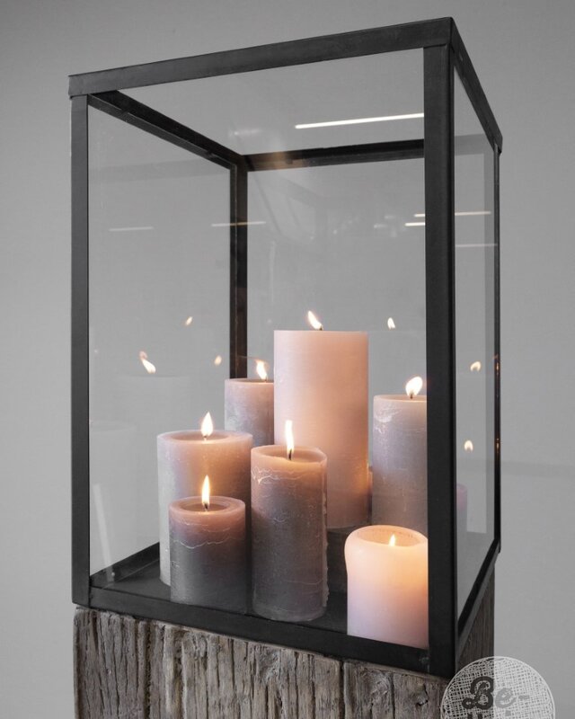 Be-Uniq Set Glazen Display Op Houten Zuil | 3 Maten