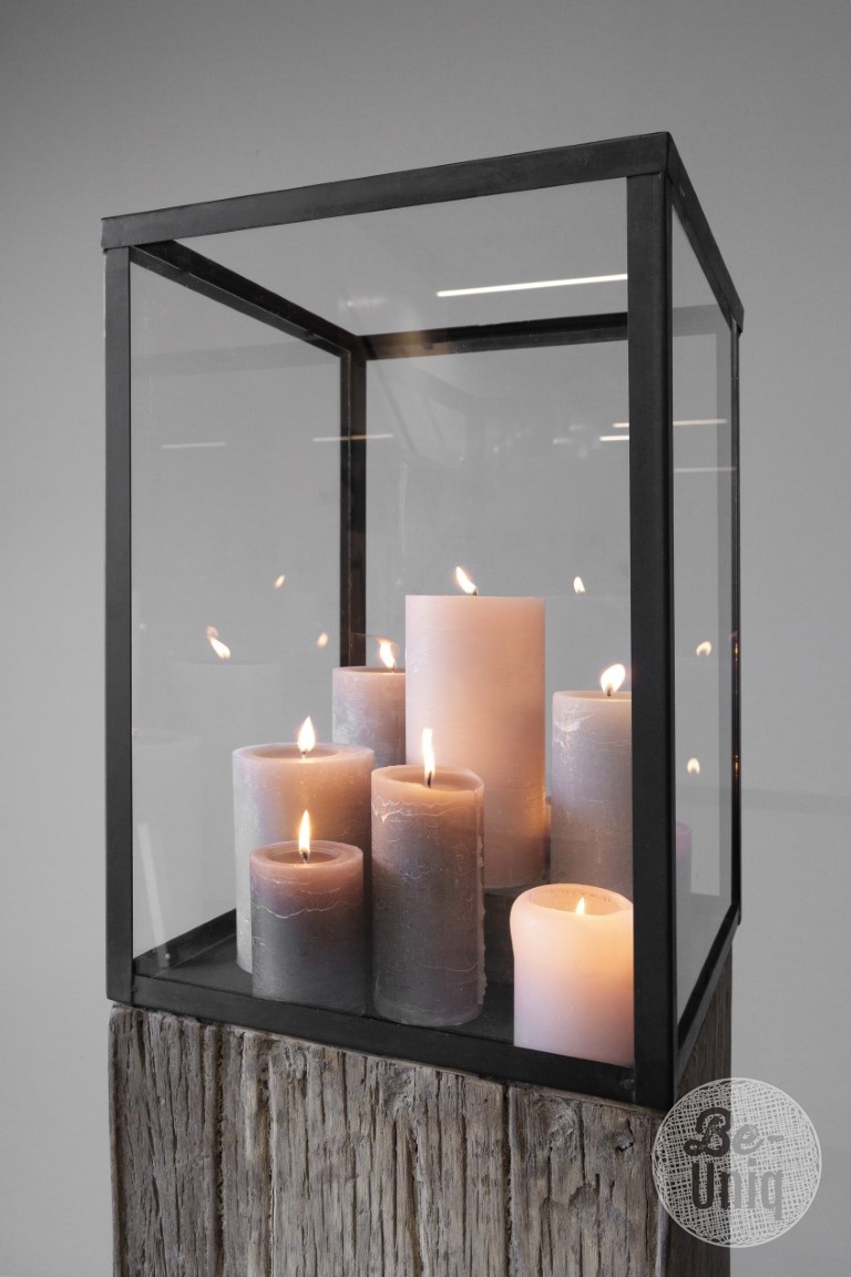 Be-Uniq Set Glazen Display Op Houten Zuil | 3 Maten