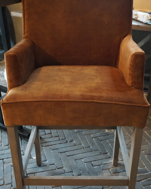 Rene Houtman Barstoel Marit Met Armleuningen