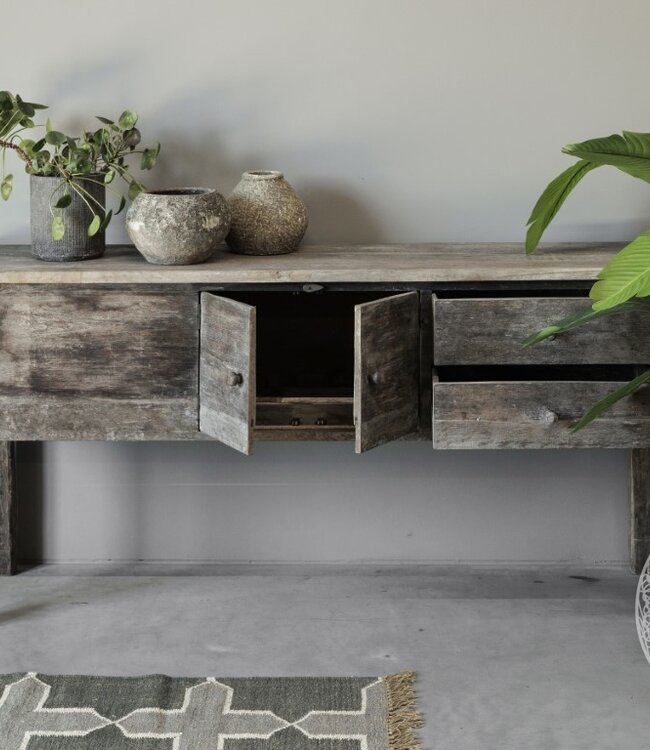 Be-Uniq Sidetable Ampat | H90 x B180 x D45 cm