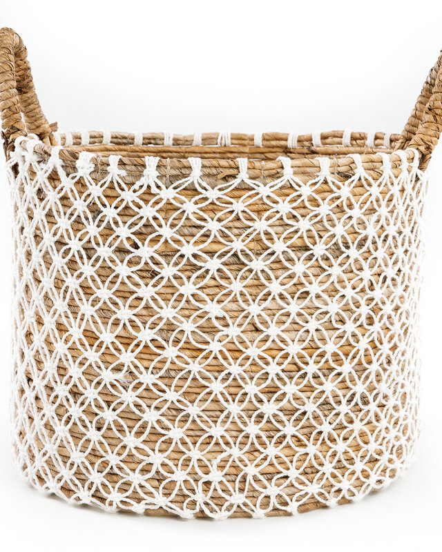 Bazar Bizar De Cross Stitched Macramé Mand | Naturel/Wit | Verkrijgbaar In 3 Maten
