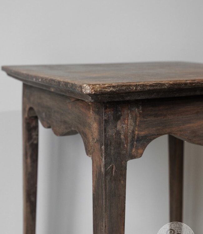 Be-Uniq Oude Bijzettafel | India | H62 x B45 x D45 cm
