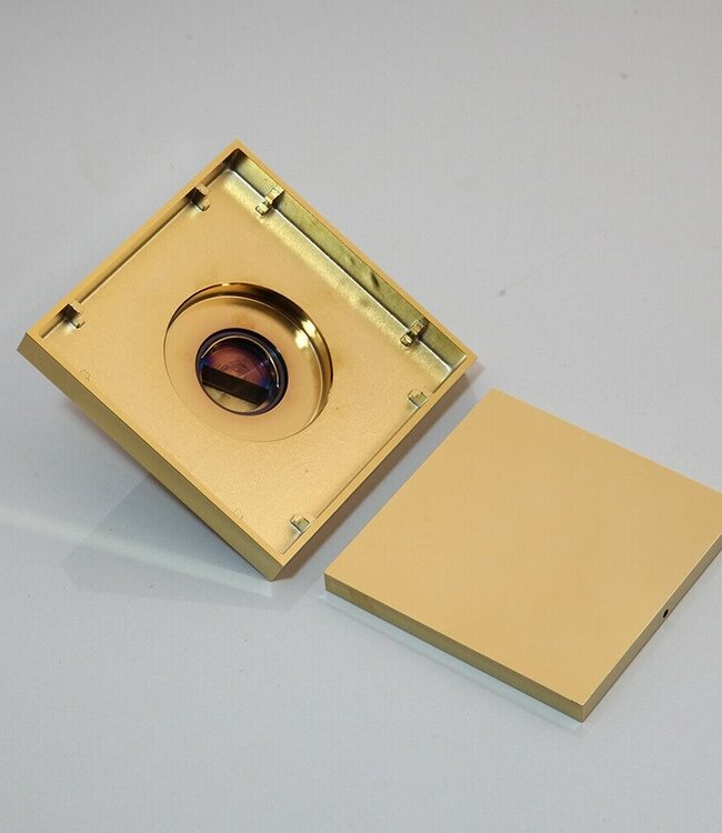 Rene Houtman Stijlvolle Doucheput | Gouden Afwerking 15x15