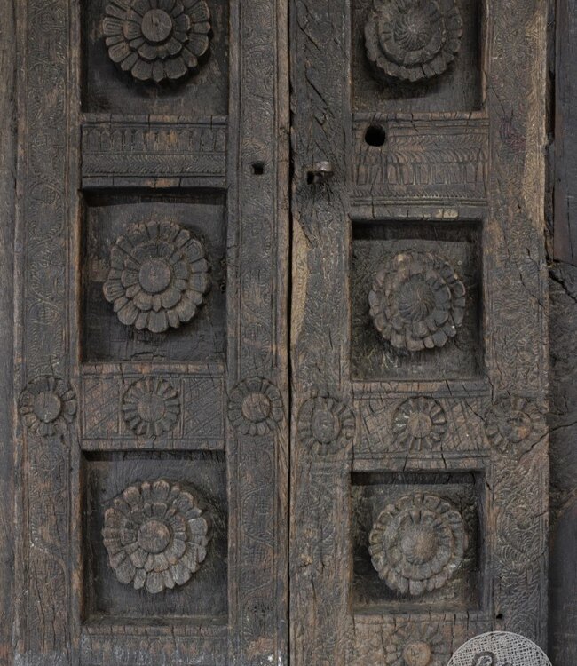 Be-Uniq Oud Snijwerk Paneel Tribal | Nepal | H137 x B79 x D8cm