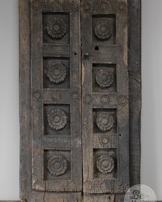 Be-Uniq Oud Snijwerk Paneel Tribal | Nepal | H137 x B79 cm
