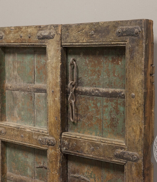 Be-Uniq Oude Deurpui | India | H160 x B78 x D6 cm