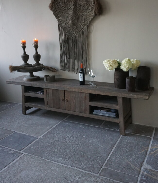 Rene Houtman TV-Meubel Schuine Poten B220 x D43 x H56 Cm