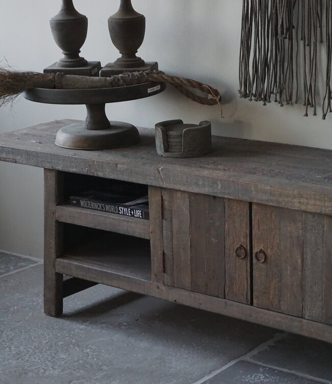 Rene Houtman TV-Meubel Schuine Poten B220 x D43 x H56 Cm