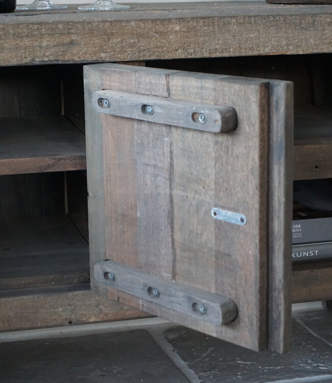 Rene Houtman TV-Meubel Schuine Poten B220 x D43 x H56 Cm