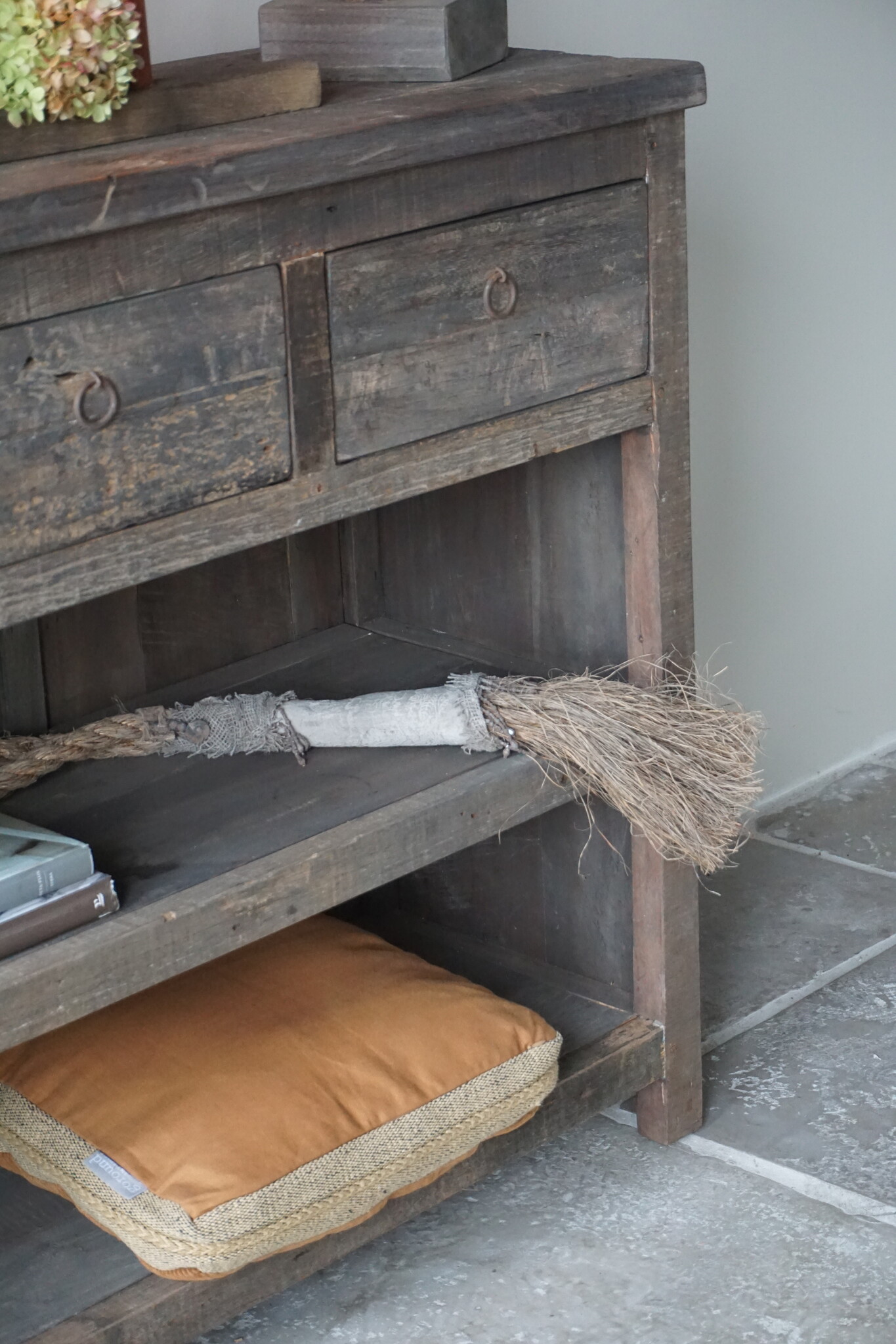 Rene Houtman Sidetable | Oud Hout | 3 Lades | H91,5 x B121 x D40 cm