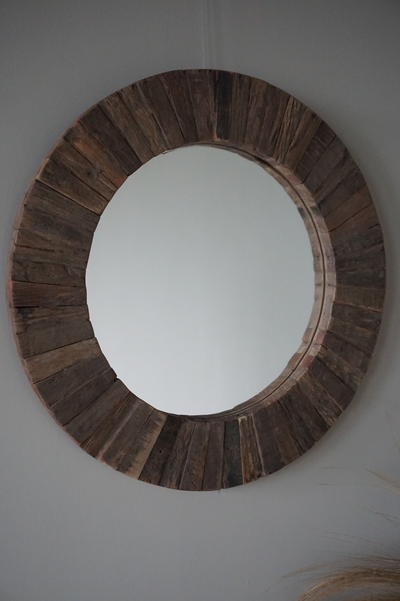 Be-Uniq Spiegel | Oud Hout | Nobis | Ø61 cm