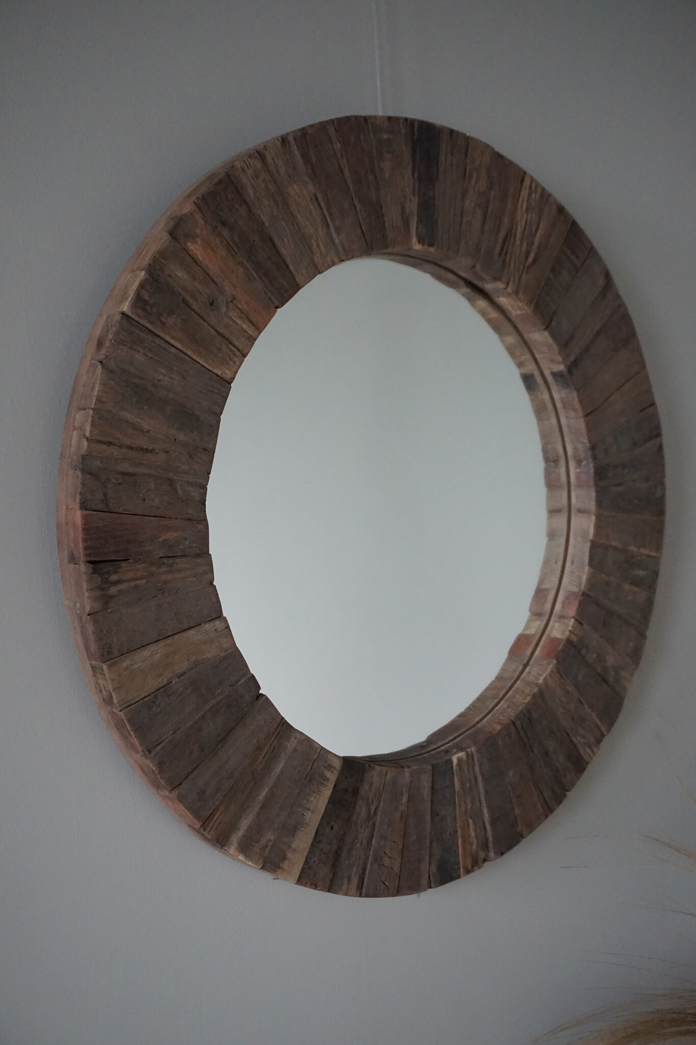 Be-Uniq Spiegel | Oud Hout | Nobis | Ø61 cm