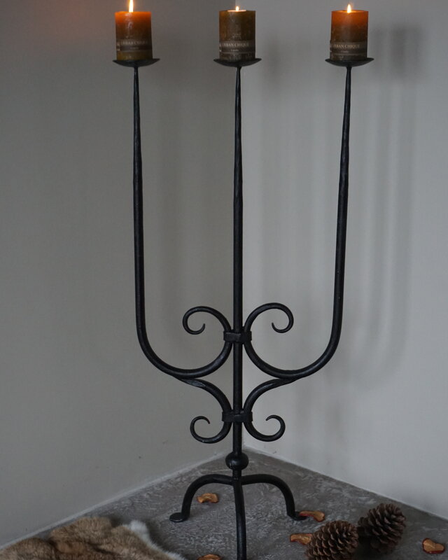 Be-Uniq Vloerkandelaar 3-Kaars | Smeedijzer | H106 x B53 cm