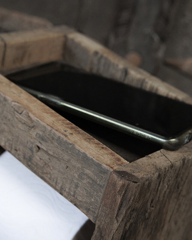 Be-Uniq Toiletrolhouder Unique | Oud Hout | H20 x B20 cm
