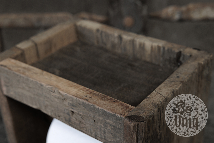 Be-Uniq Toiletrolhouder Unique | Oud Hout | H20 x B20 cm