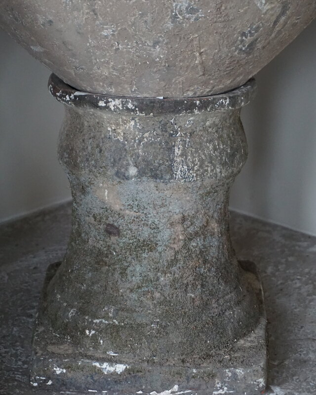 Rene Houtman Indonesische Pot Met Voet | H91 x D55 cm