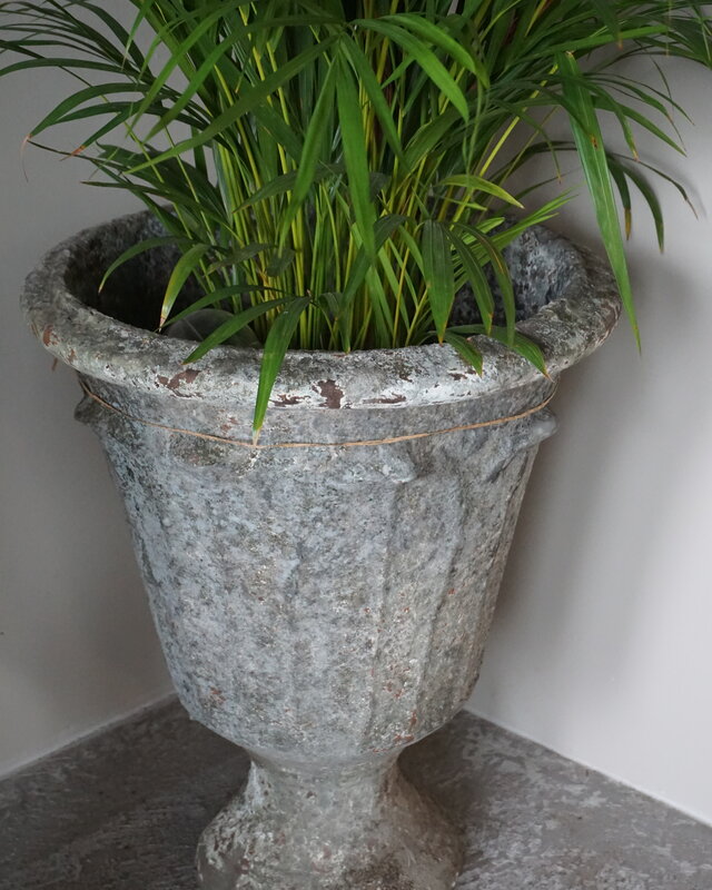 Rene Houtman Indonesische Pot Met Voet | H60 x D49 cm