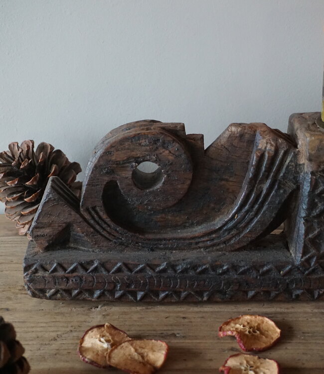 Rene Houtman Uniek Houten Ornament Kandelaar | H16 x B61 x D8 cm