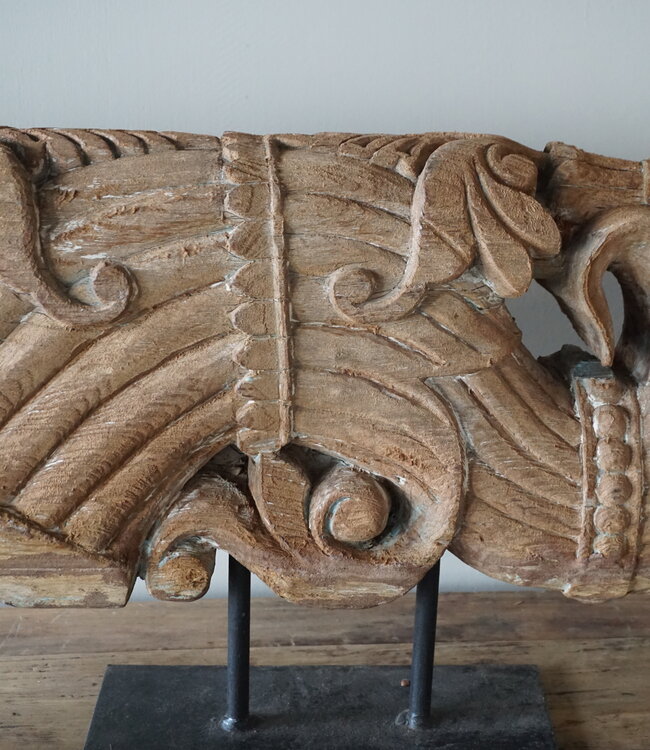 Rene Houtman Ornament | Ijzeren Voet | H35 x B89 x D13 cm